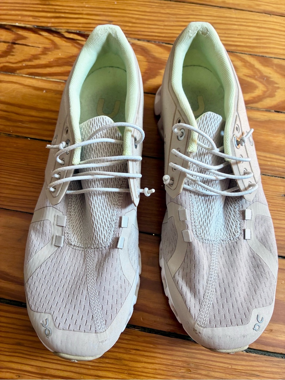 On Cloud Running Sneakers